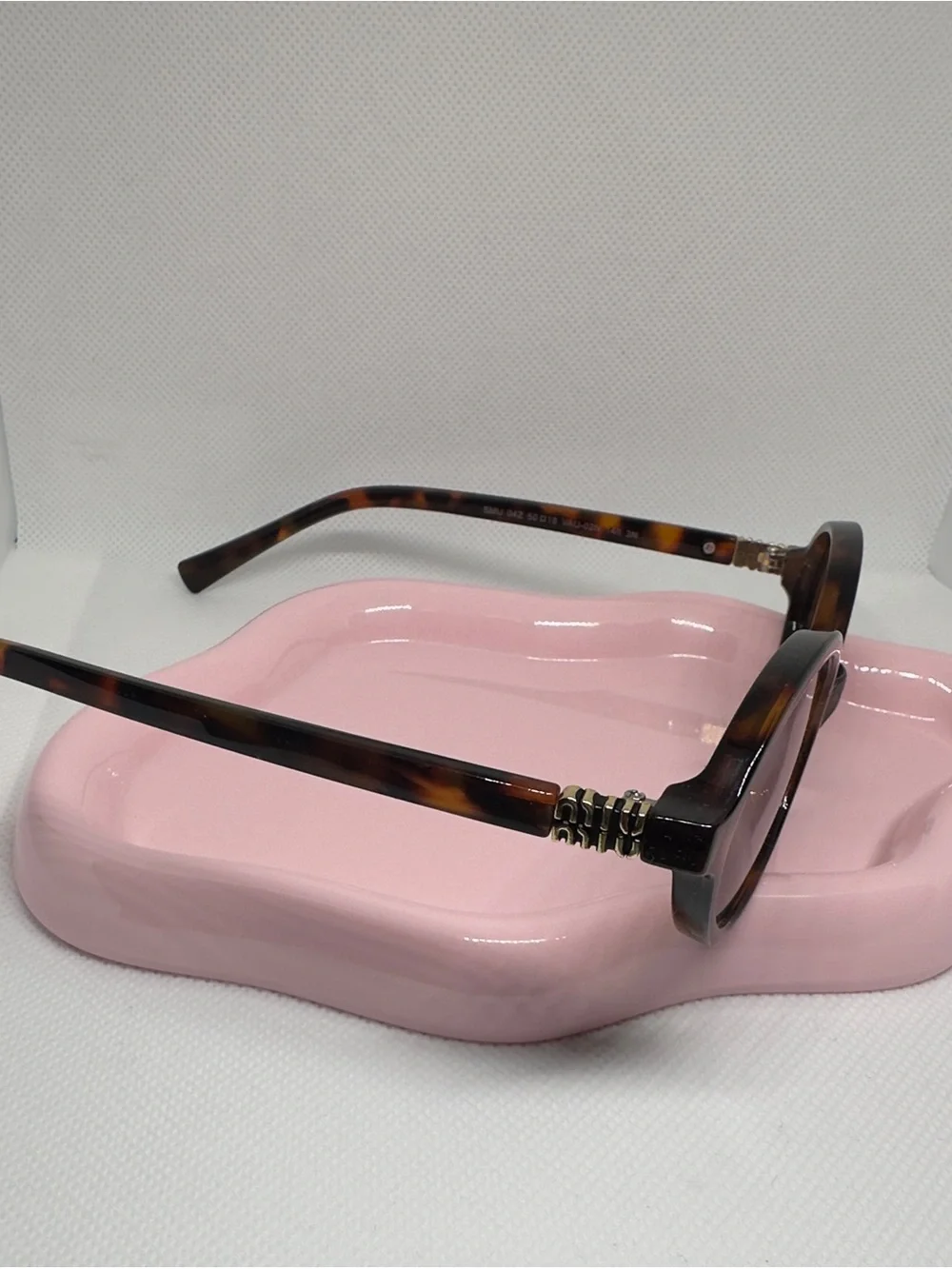 Tortoiseshell Oval Women's Sunglasses - Brown Lenses